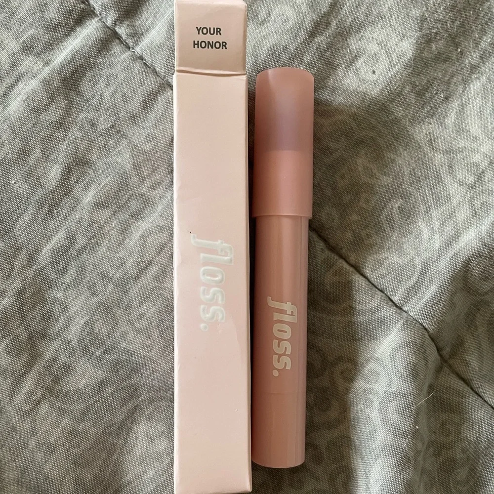 NIB Floss Lip Advocate Sheer Lip Tint in the shade 